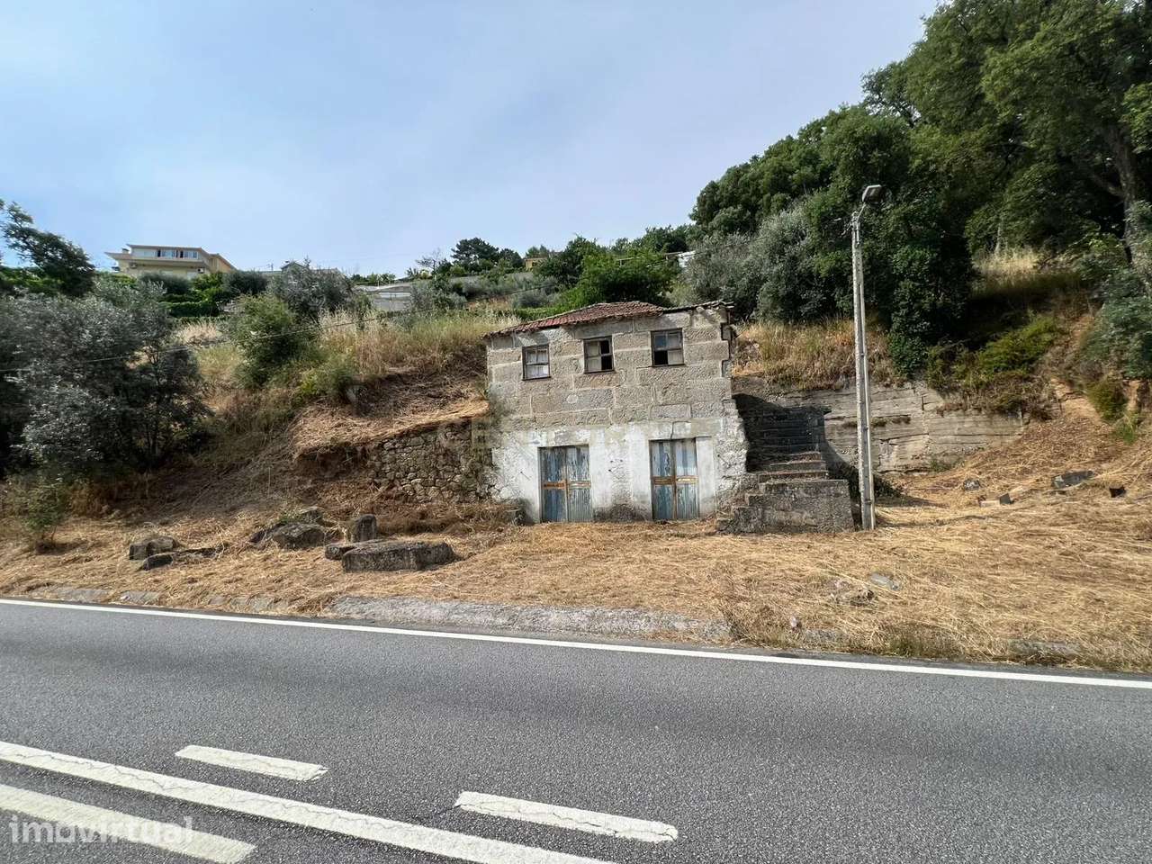 Moradia em ruina repleta de belas histórias, para reconstruir, no cora - Grande imagem: 5/31