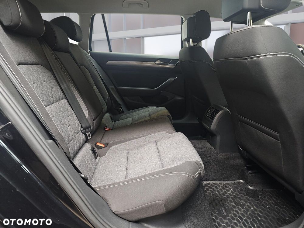 Volkswagen Passat Variant 1.5 TSI EVO Business DSG - 12