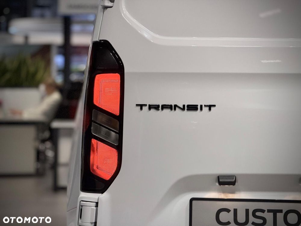 Ford Transit Custom - 13