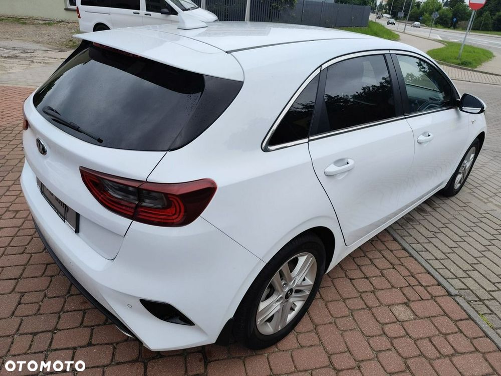 Kia Ceed - 10