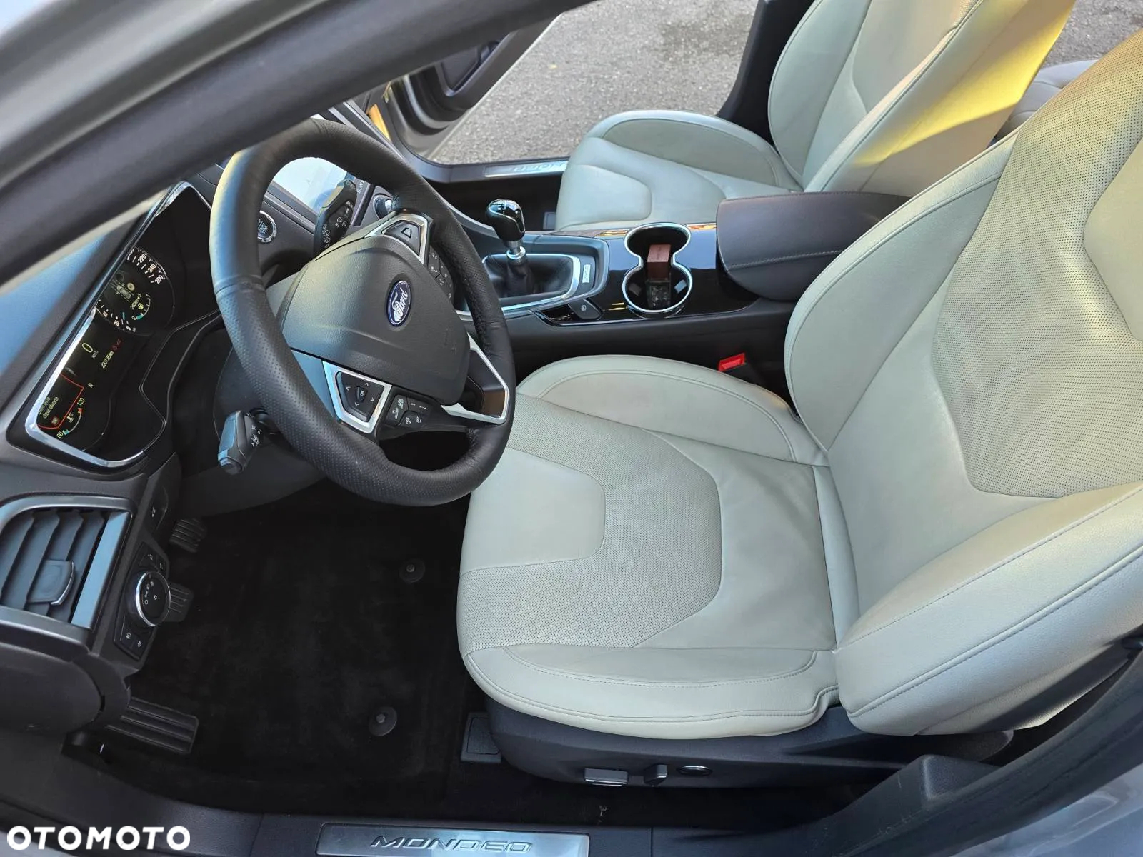 Ford Mondeo - 10
