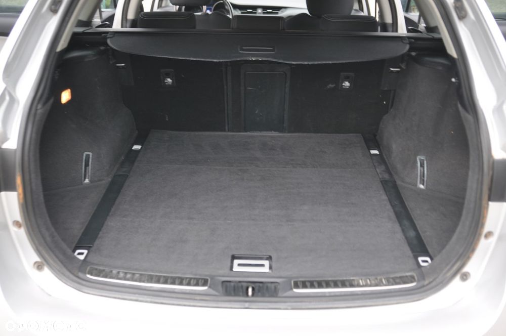 Toyota Avensis 2.0 D-4D Selection - 9