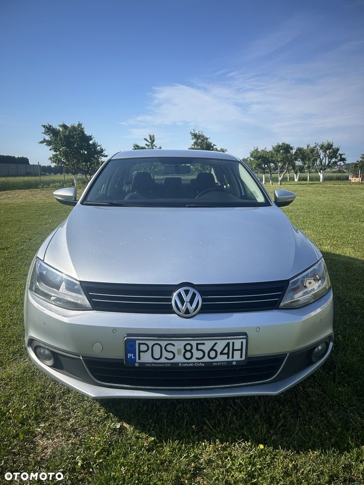 Volkswagen Jetta - 2