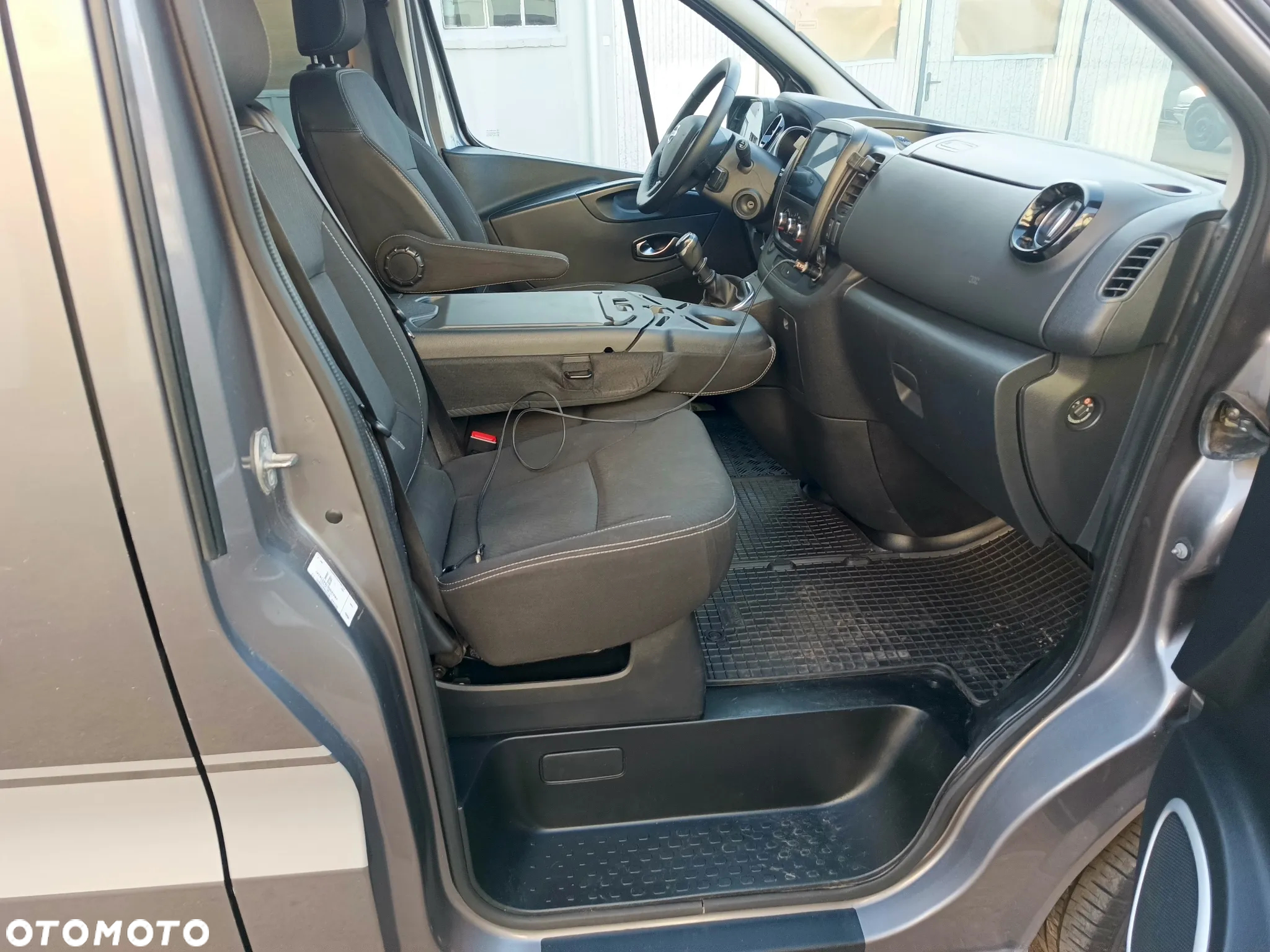 Nissan NV300 - 9