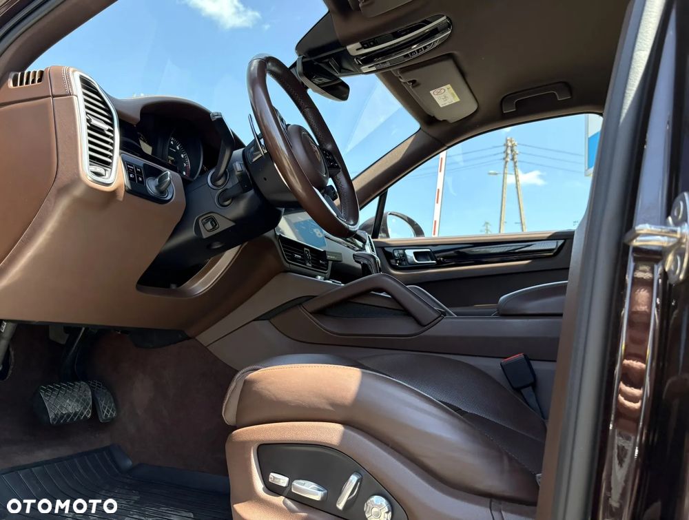 Porsche Cayenne E-Hybrid - 9