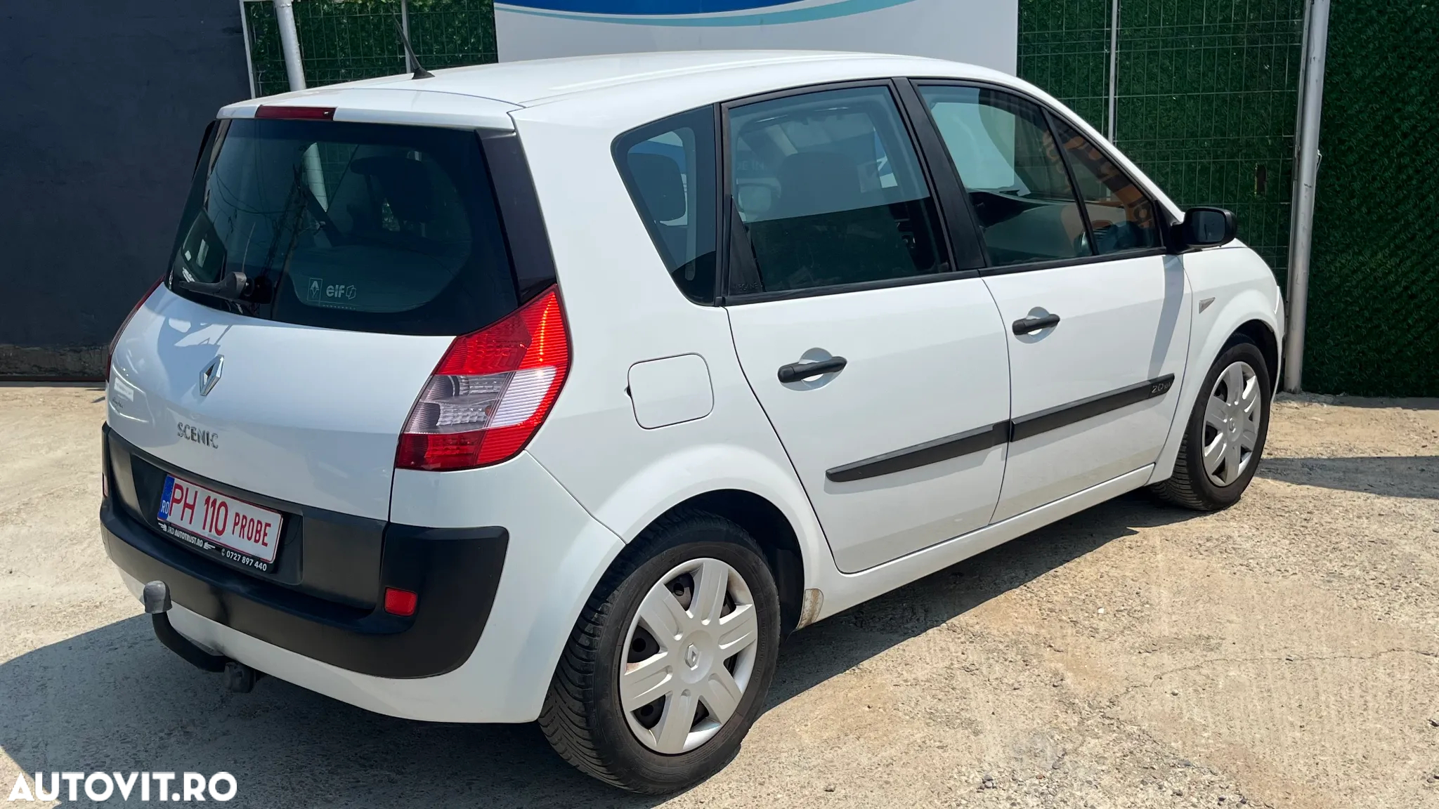 Renault Scenic 2.0 16V Dynamique - 3