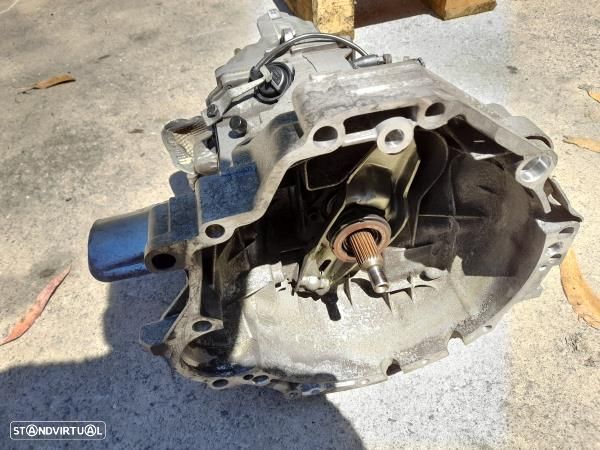 Caixa Velocidades Volkswagen Passat (3B3) - 3