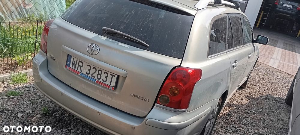 Toyota Avensis 1.8 VVT-i Sol - 2