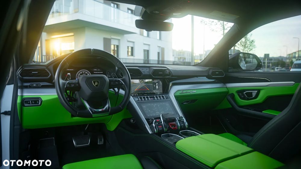 Lamborghini Urus - 11