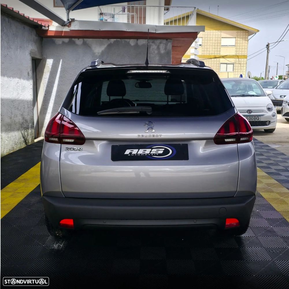 Peugeot 2008 1.2 PureTech Signature - 8