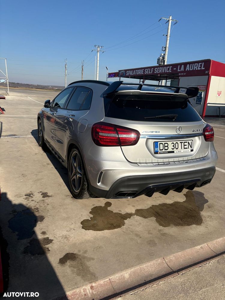 Mercedes-Benz GLA - 8