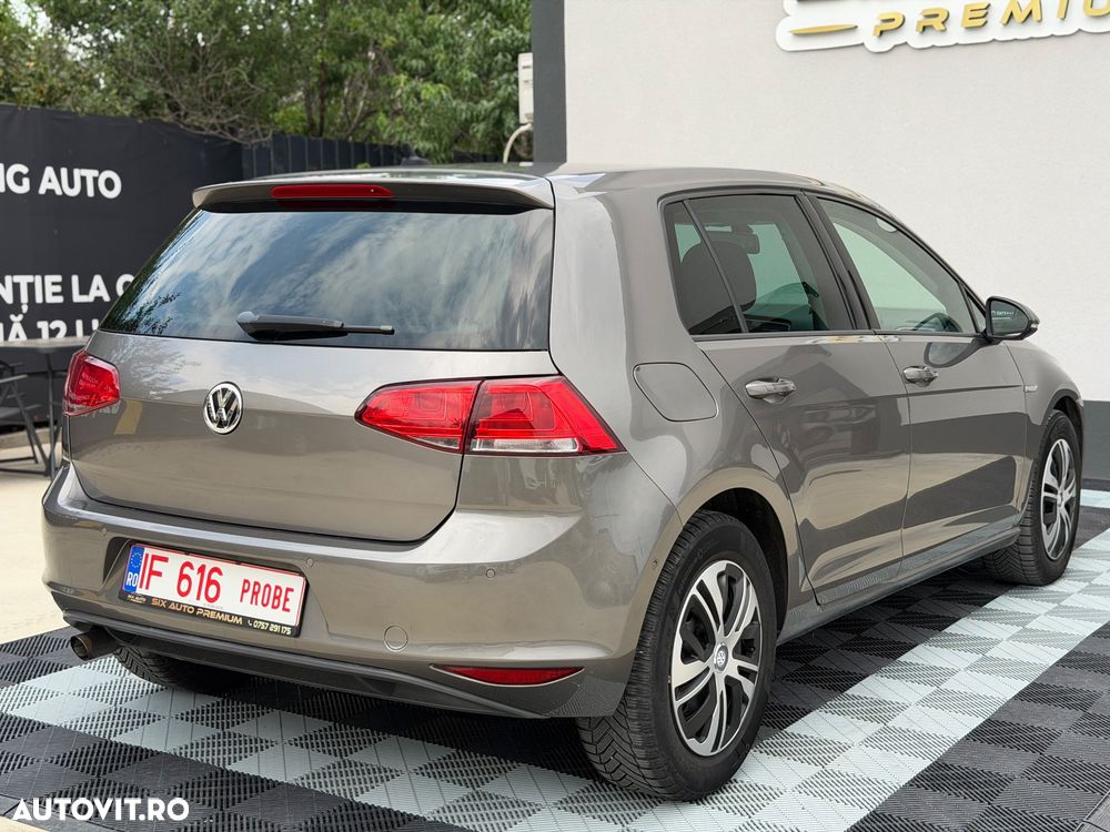 Volkswagen Golf 1.6 TDI DPF DSG BlueMotion Technology Comfortline - 16