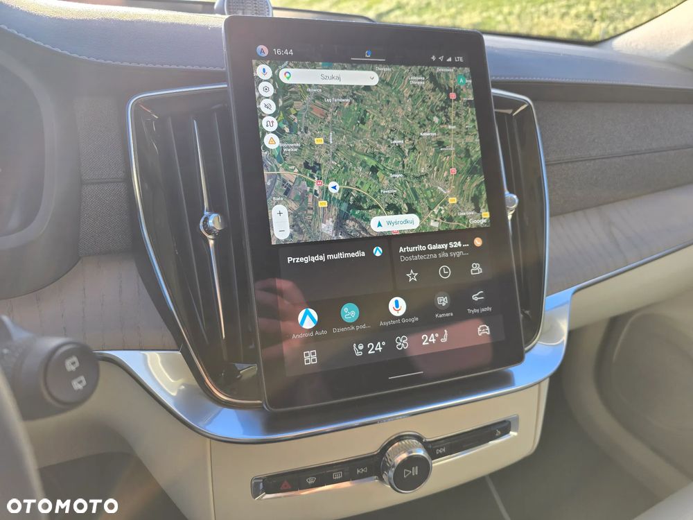 Volvo XC 90 T8 AWD Plug-In Hybrid Ultra Dark 7os - 34