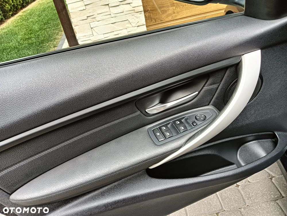 BMW Seria 3 - 23