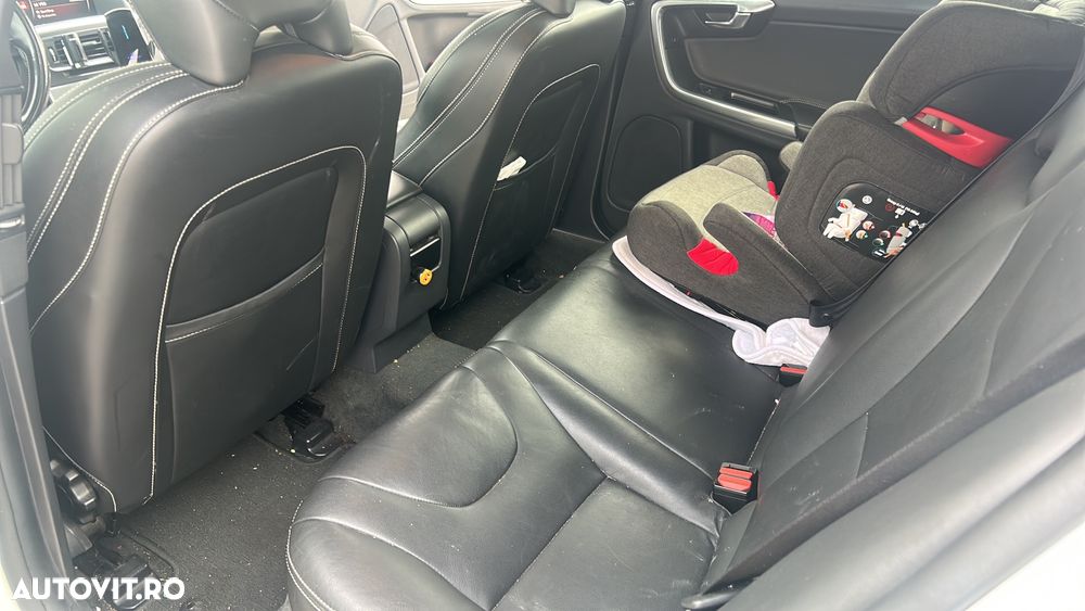 Volvo V60 D3 Geartronic Momentum - 2