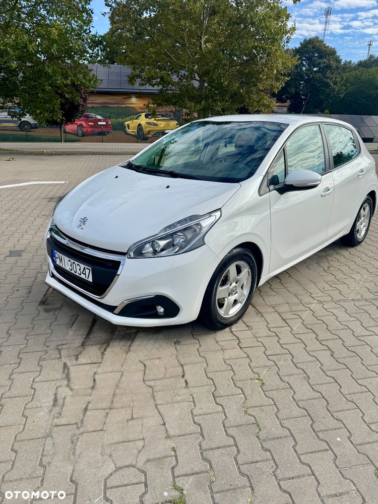 Peugeot 208 - 1