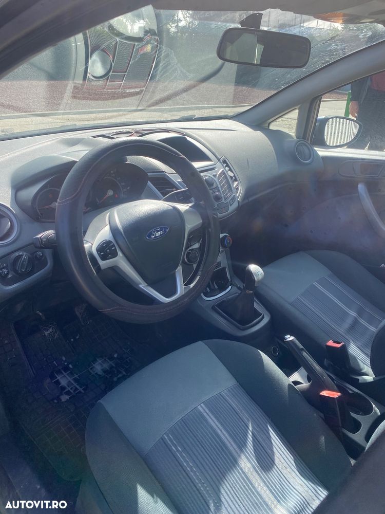 Ford Fiesta 1.4 TDCI - 11
