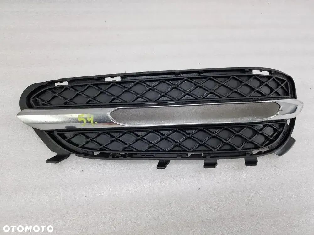 MERCEDES E-KLASSA W212 09- PRAWA KRATKA BOCZNA ZDERZAKA PRZEDNIEGO PRZÓD , NR A2128851823 , NR AUKCJI C/54 - 1