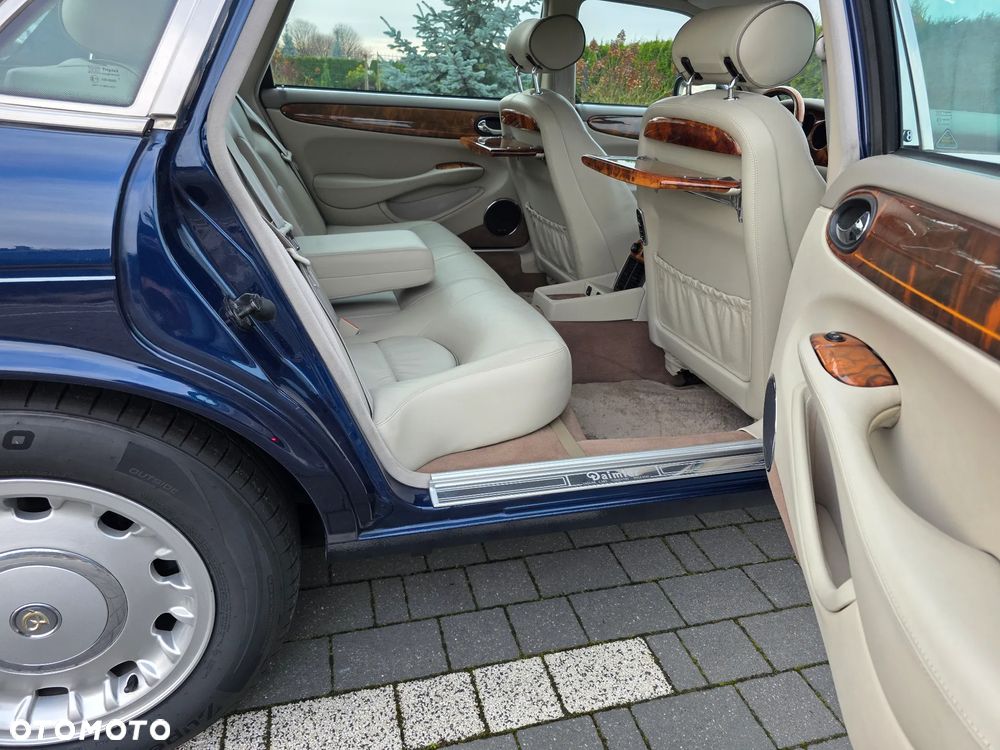 Jaguar Daimler 8 - 29