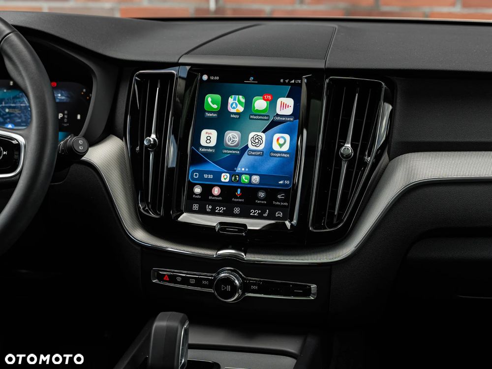 Volvo XC 60 B4 B Plus Dark - 34
