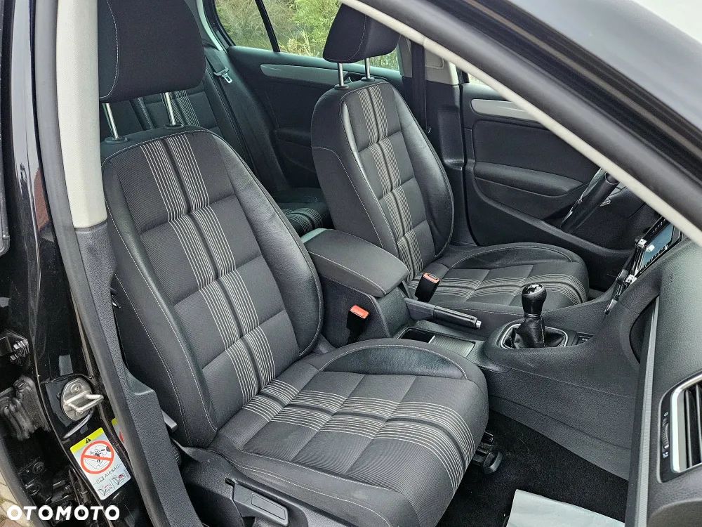 Volkswagen Golf 1.2 TSI BlueMotion Technology MATCH - 23