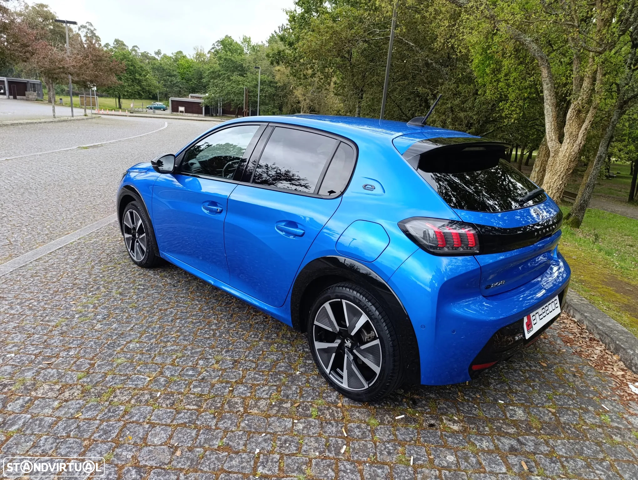Peugeot e-208 50 kWh GT - 4