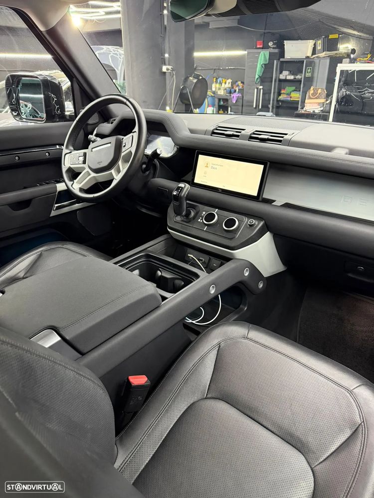 Land Rover Defender - 8