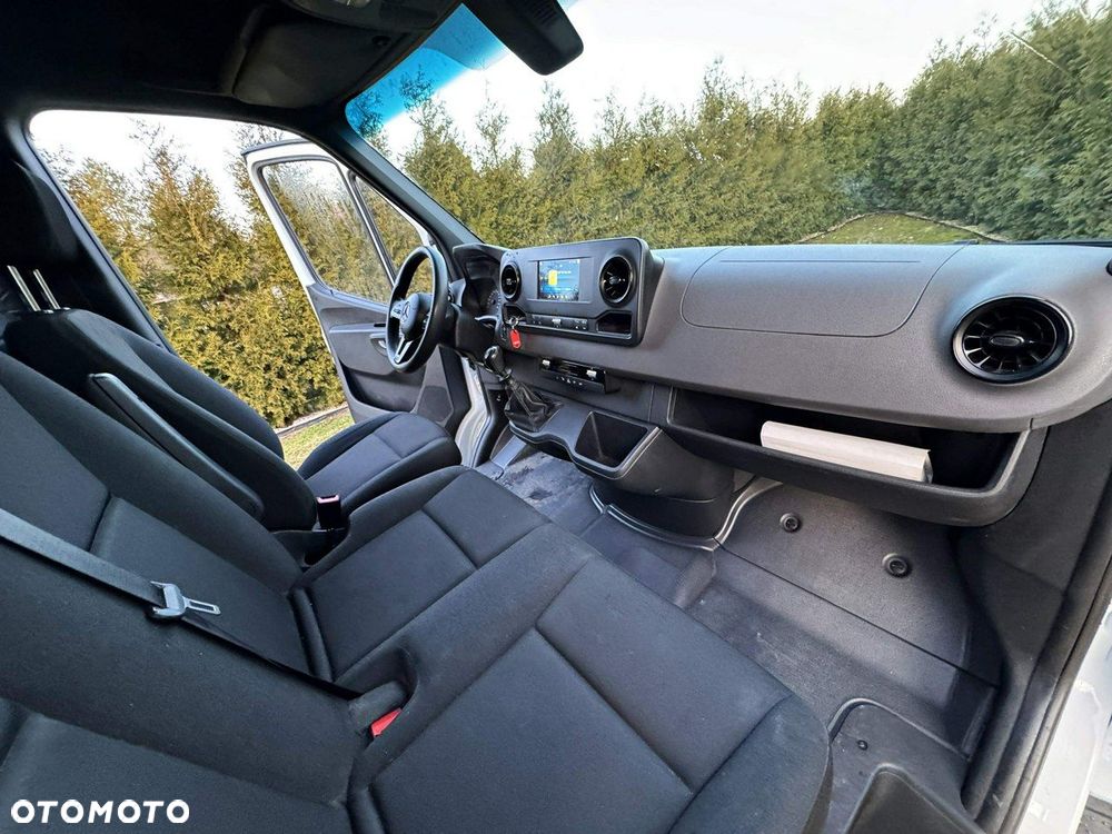 Mercedes-Benz Sprinter - 8