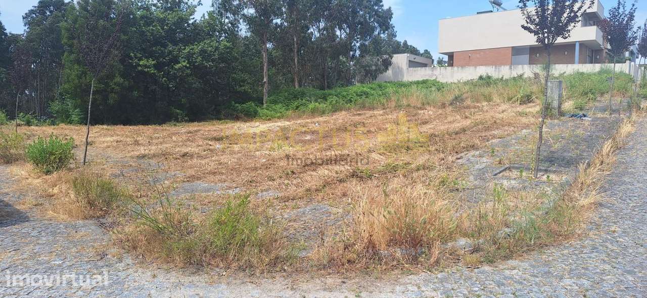 Terreno com 370m2 em São Mamede - Grande imagem: 4/4