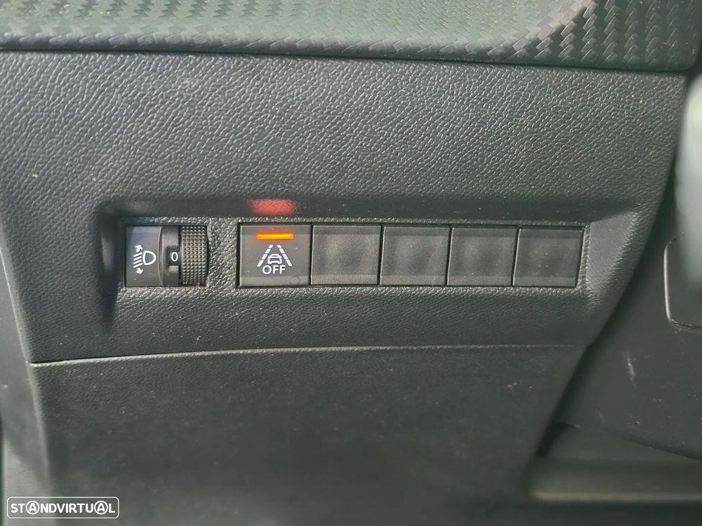 Peugeot 2008 1.2 PureTech Allure - 16