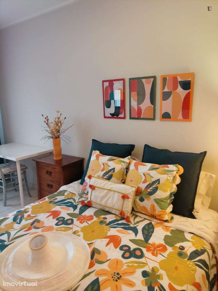 Quarto - localizado em Lisbon - Grande imagem: 4/23