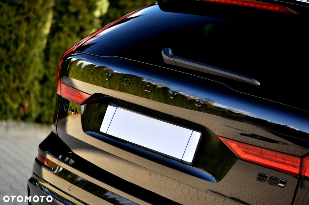Volvo XC 60 B5 B AWD Plus Black Edition - 12