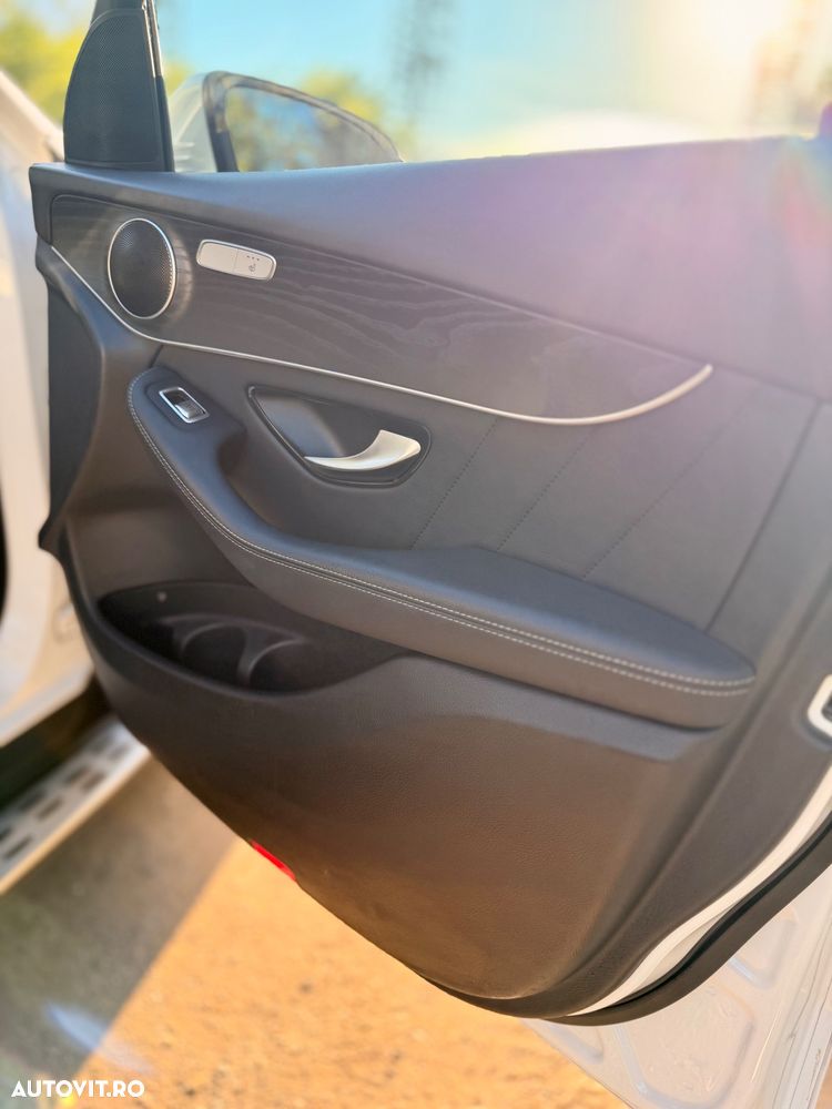 Mercedes-Benz GLC 250 4MATIC 9G-TRONIC AMG Line - 21