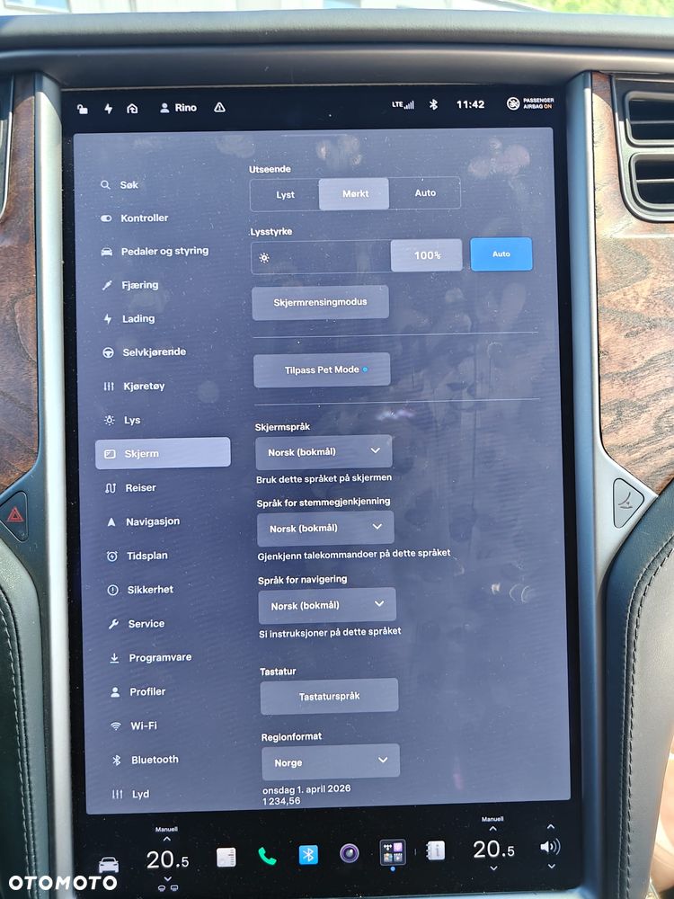 Tesla Model X - 36