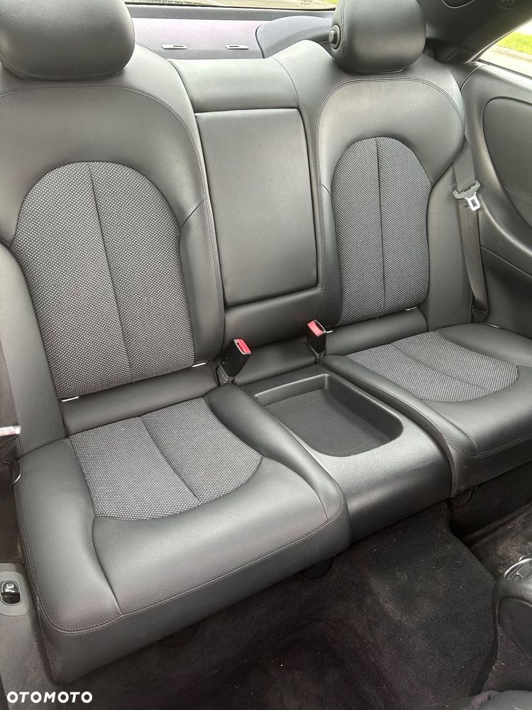 Mercedes-Benz CLK - 16