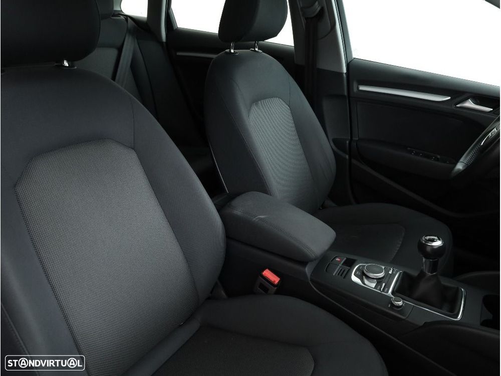 Audi A3 Sportback 30 TDI - 16