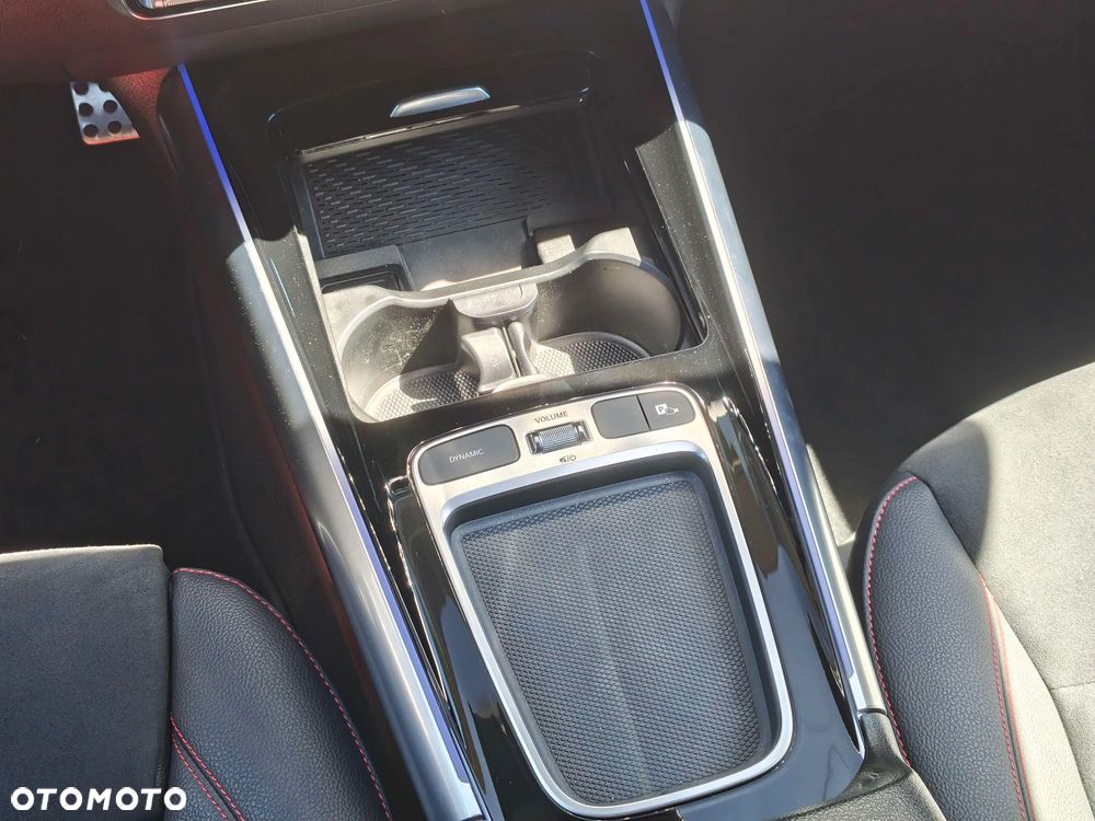 Mercedes-Benz GLA 200 AMG Line - 14