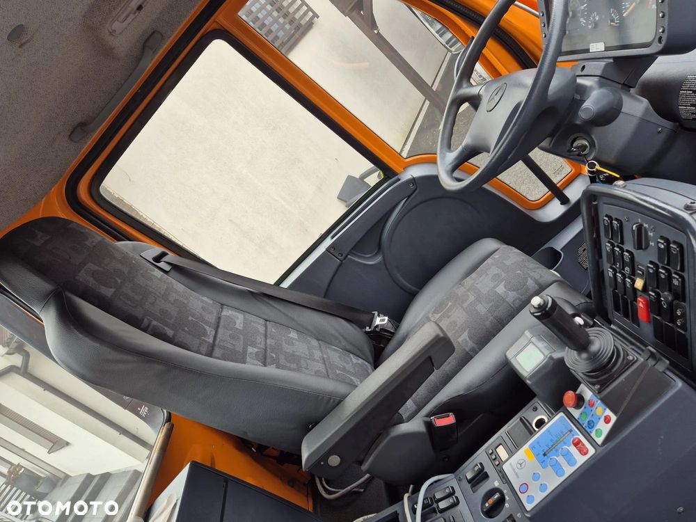 Unimog U400 Ciągnik - 5