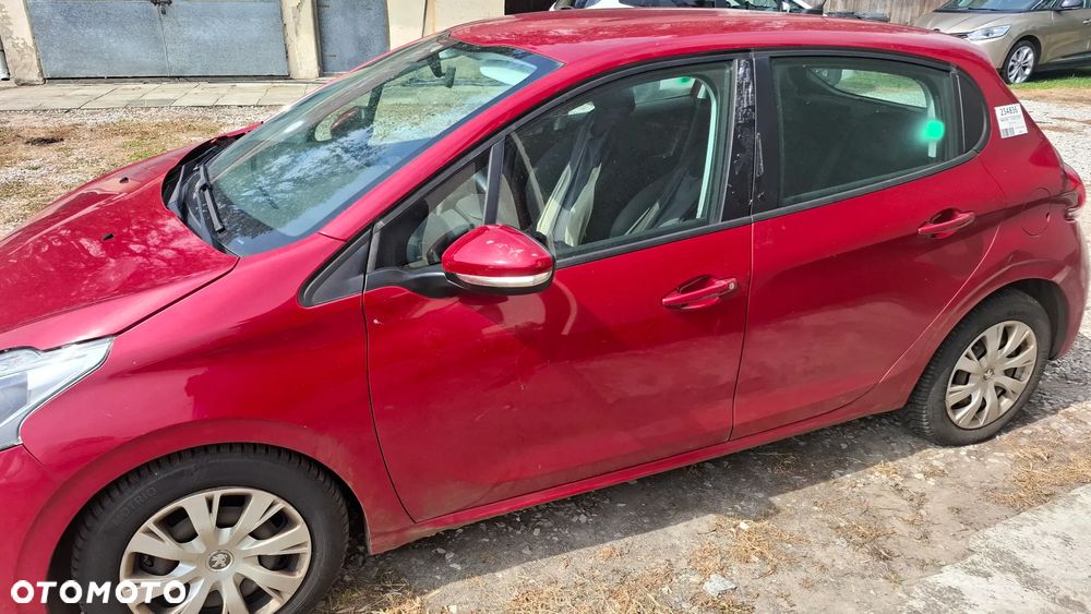 Peugeot 208 - 4