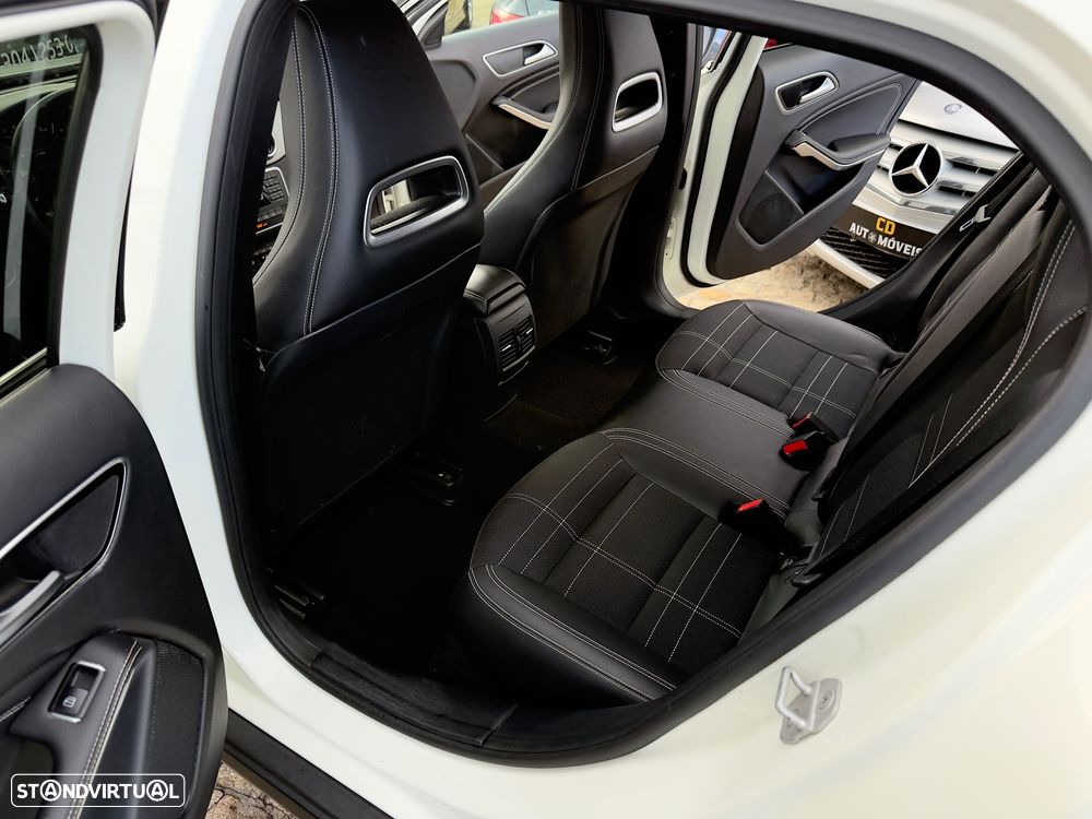 Mercedes-Benz GLA 200 CDI Urban - 37