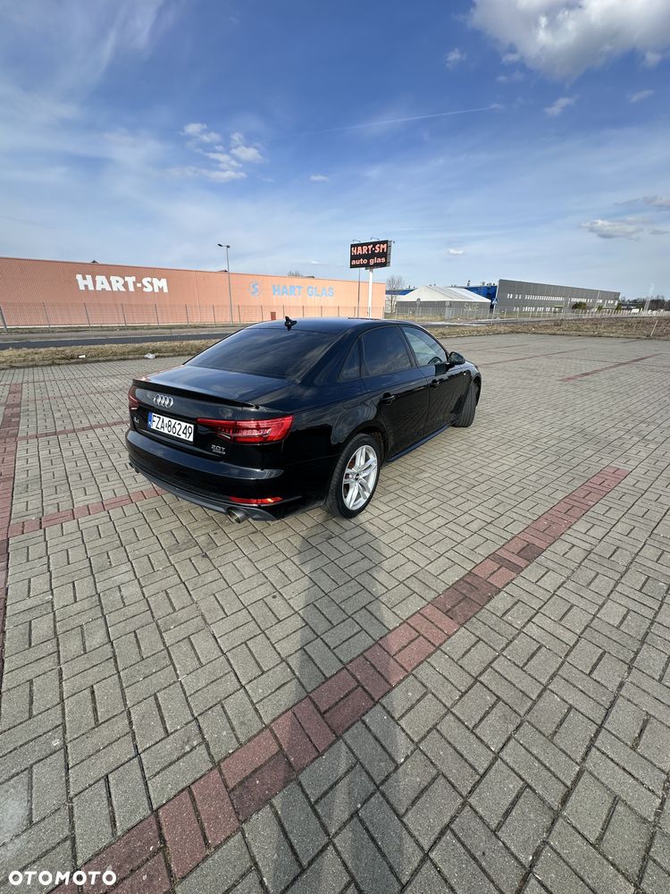 Audi A4 Limousine - 8