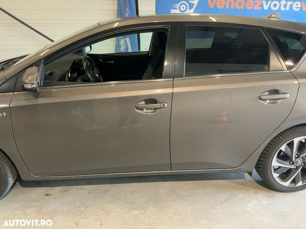 Toyota Auris 1.8 VVT-i Automatik Design Edition - 10