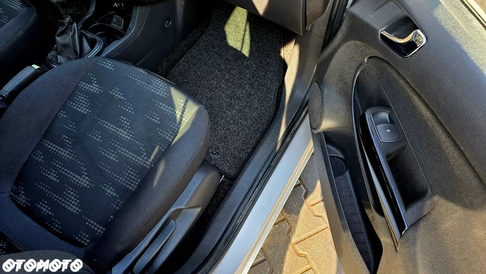 Opel Corsa 1.4 16V Innovation - 12