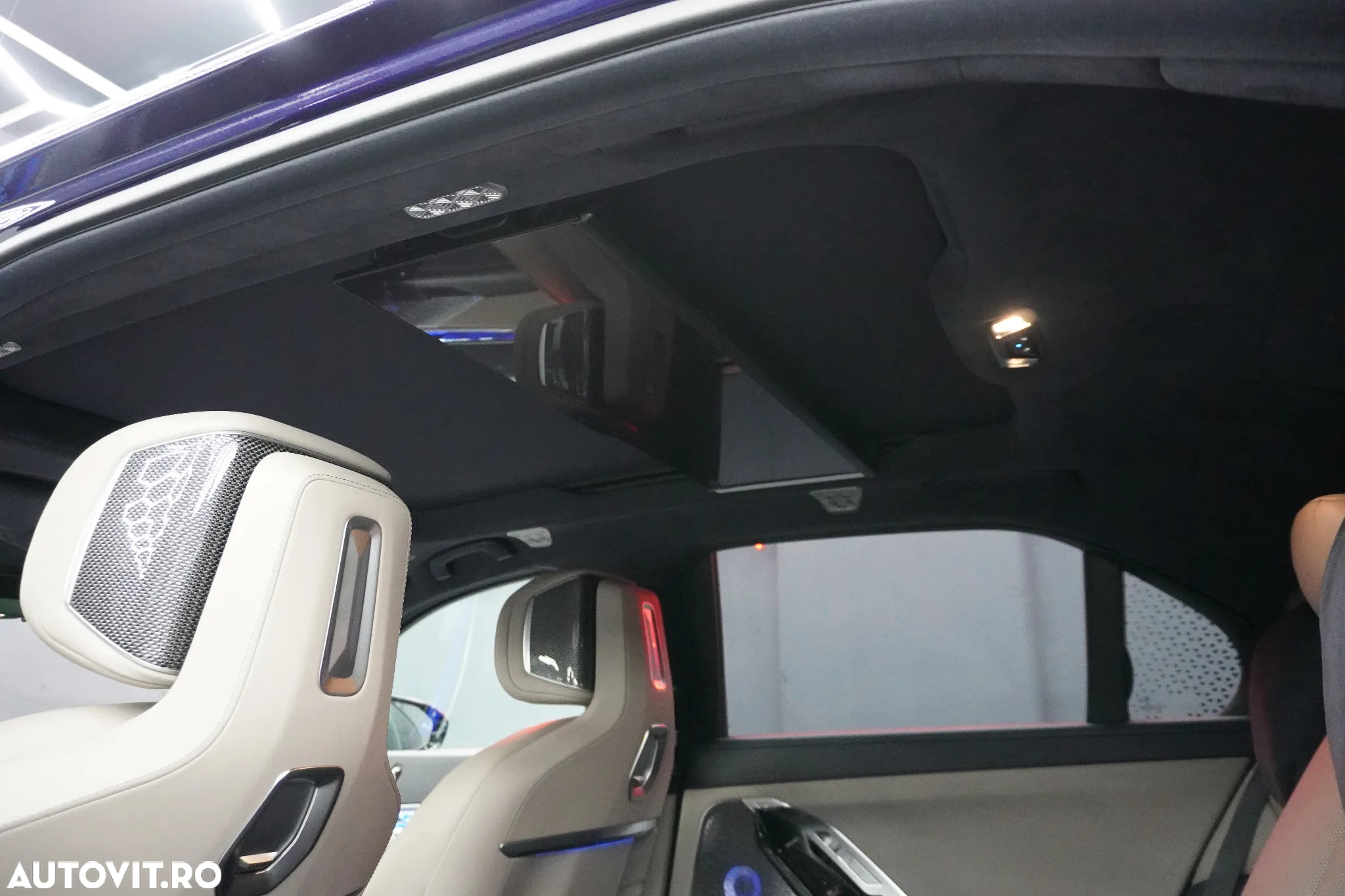 BMW Seria 7 740d xDrive MHEV - 12
