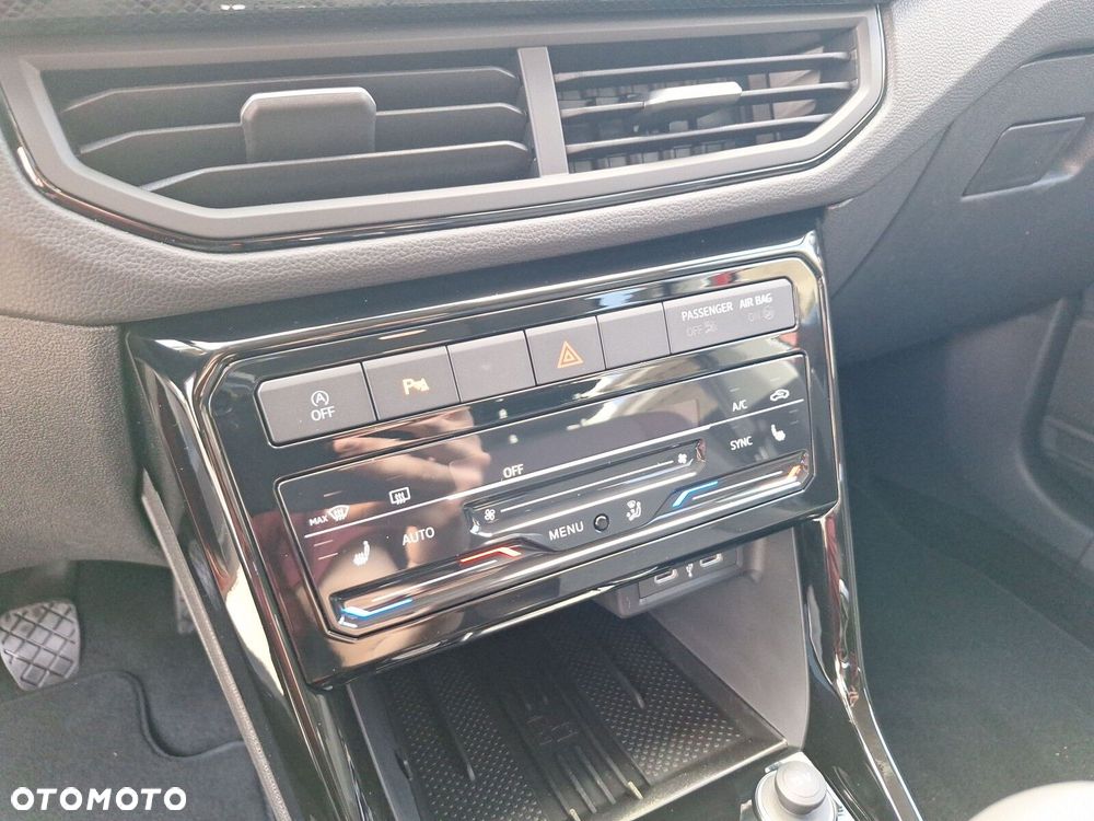 Volkswagen T-Cross - 22