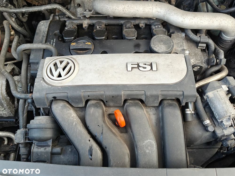 Volkswagen Touran 2.0 FSI Highline - 12