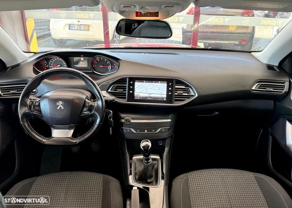 Peugeot 308 1.2 PureTech Style J17 - 18