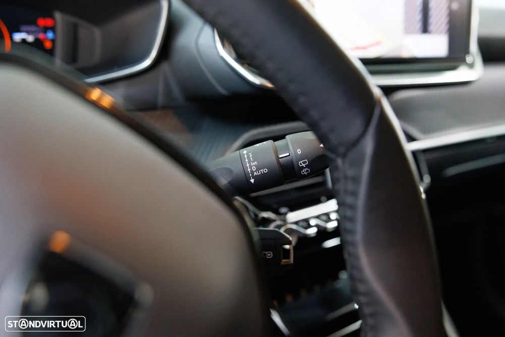 Peugeot 208 1.2 PureTech Allure - 17