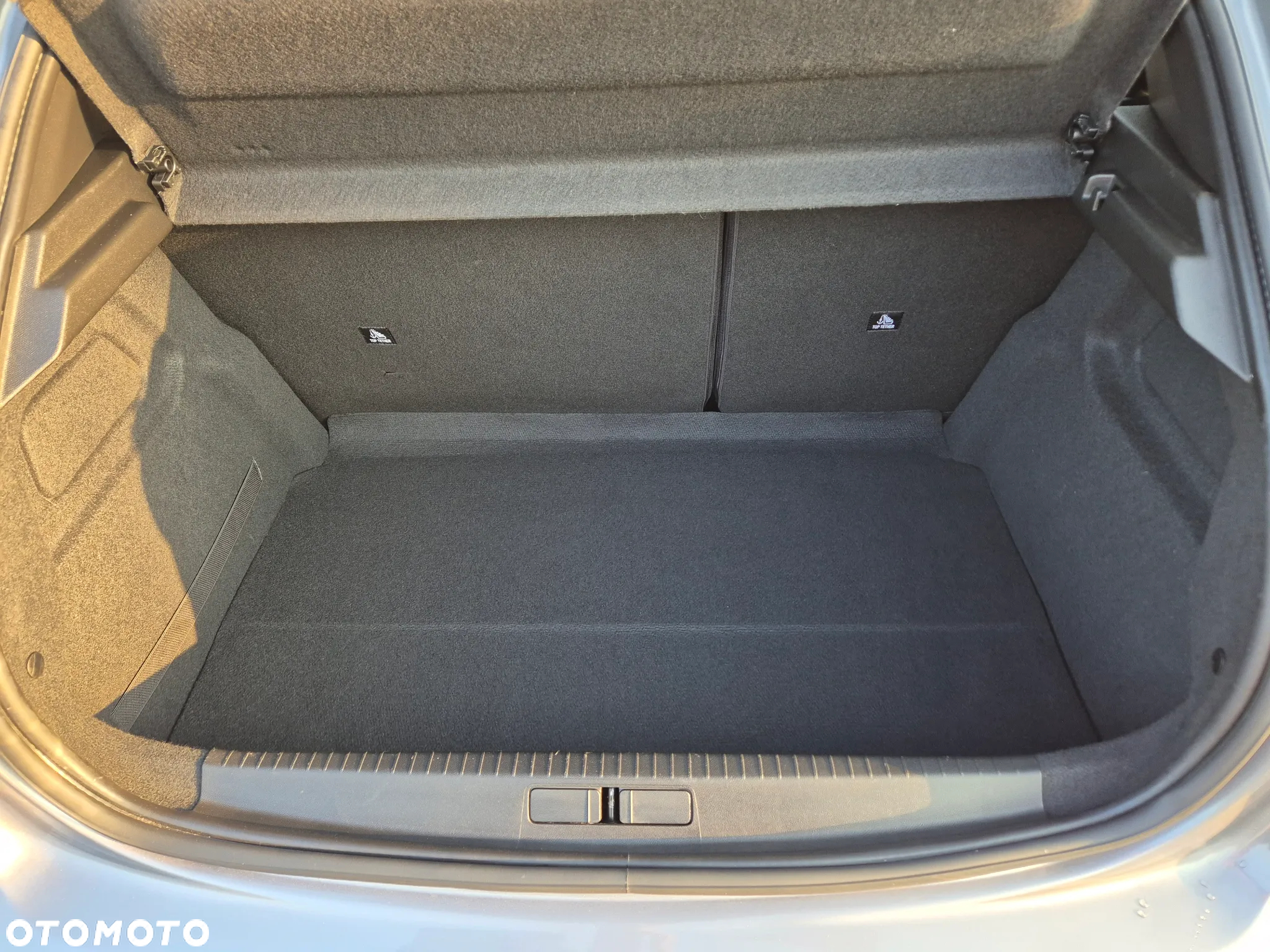 Peugeot 208 PureTech 100 GT Pack - 10