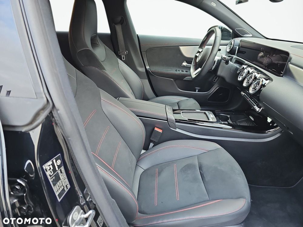 Mercedes-Benz CLA 200 AMG Line 7G-DCT - 16